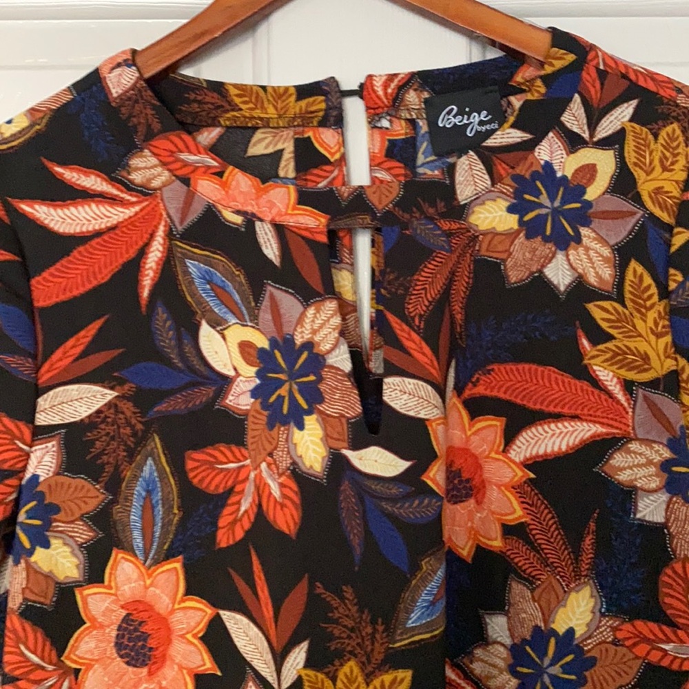 Beautiful fall print dress; size M; Buy 2 @ $30 Sale!🔥